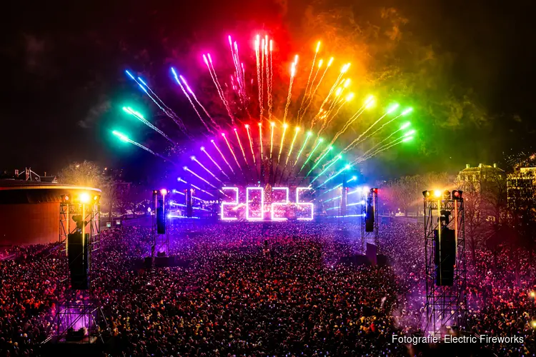 Het Museumplein als Nederlands Times Square: een iconisch aftelmoment met Electric Fireworks.