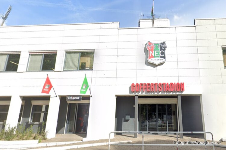 Tien man van NEC houden Ajax op remise