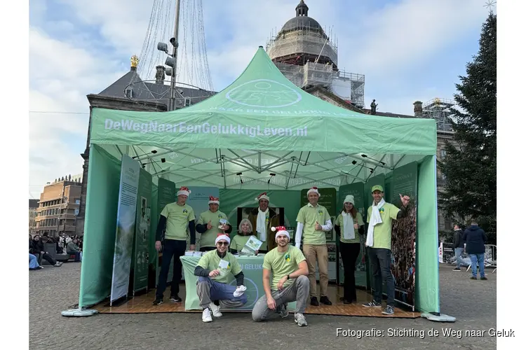 The Way to Happiness Mobile Exhibit Tent bracht morele waarden naar Amsterdam in kerstsfeer