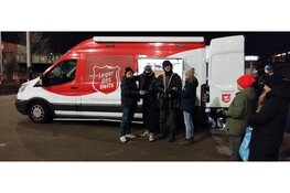 DoubleTree by Hilton Amsterdam Centraal Station zorgt voor een warm kerstgevoel bij lokale helden en mensen in nood