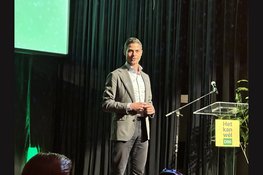 Rob Jetten trekt volle zaal in Hotel Arena: D66 bruist in Oost