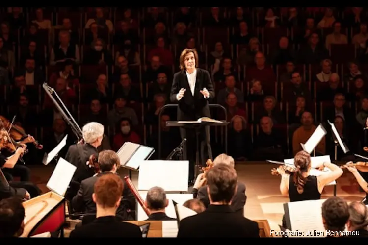 Langverwacht debuut van Laurence Equilbey in Het Concertgebouw