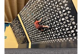 Boulderhal Luchthaven opent: Amsterdam is een nieuwe klimsporttempel rijker