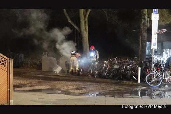 Meerdere scooters in brand aan Tugelaweg in Oost