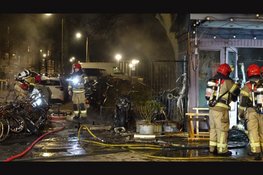 Meerdere scooters in brand aan Tugelaweg in Oost