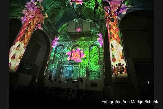 Lichtshow Eonarium Enlightenment laat Vivaldi tot leven komen in de Oosterkerk