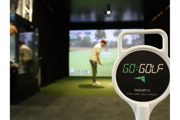 Indoor golf in Amsterdam: van je GVB halen tot bedrijfsclinic en toernooi