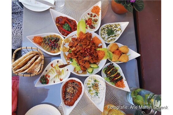 Iftar verbindt aan de Borneosteiger bij Sham oost