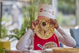 Vijf basisscholen in gemeente Amsterdam bakken pannenkoeken voor ouderen