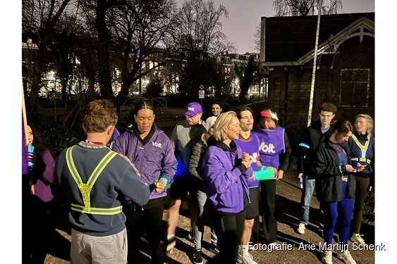 Volt rent van Sarphatipark naar Oosterpark voor veilige stad in de nacht