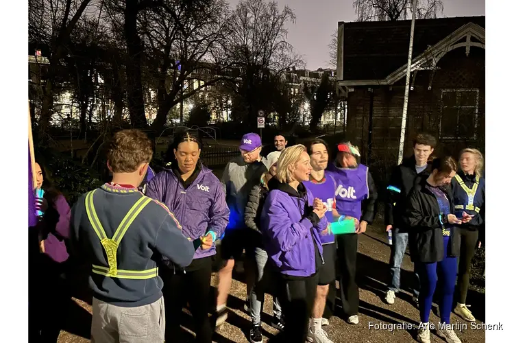 Volt rent van Sarphatipark naar Oosterpark voor veilige stad in de nacht