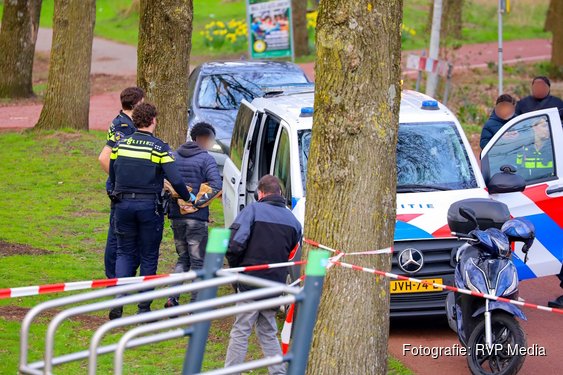 Persoon gewond bij steekincident in Amsterdam, verdachte aangehouden