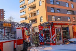 Brand op balkon van flat aan Jan van Duivenvoordestraat in Amsterdam