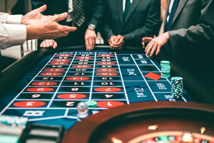 Groepsdynamiek aan de speeltafel: sociaal gedrag in Nederlandse casino’s