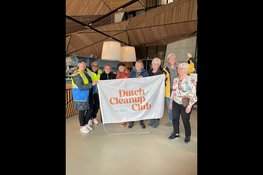 Eerste schoonmaakactie van XXX Cleanups levert 171 kg zwerfafval op in Amsterdam Oost