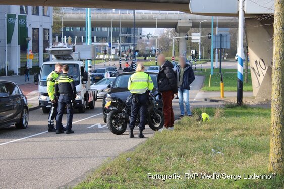 Motorrijder gewond bij aanrijding op Radarweg