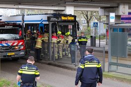Persoon zwaargewond na aanrijding met tram in Zuidwest