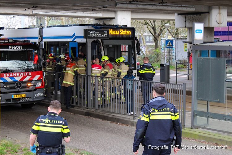 Persoon zwaargewond na aanrijding met tram in Zuidwest