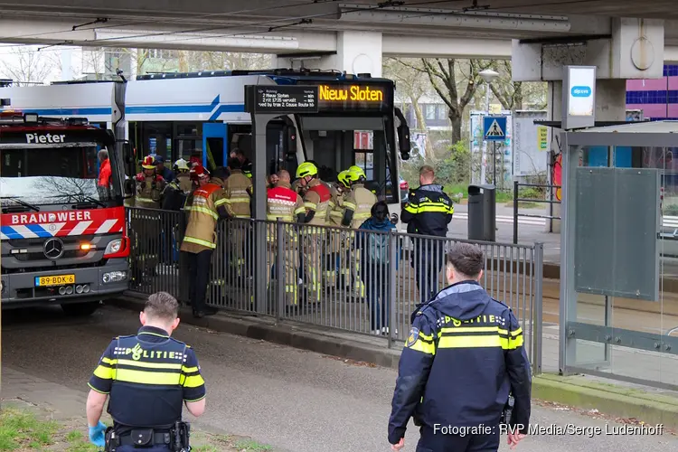 Persoon zwaargewond na aanrijding met tram in Zuidwest