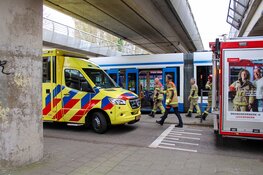 Persoon zwaargewond na aanrijding met tram in Zuidwest