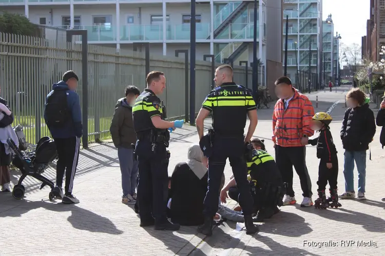 Kind (7) gewond bij aanrijding op Koos Vorrinkweg in Amsterdam
