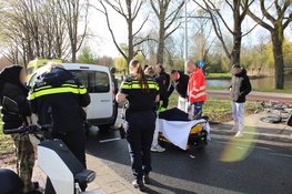 Fietser gewond na botsing met bestelbus op Plesmanlaan