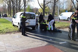 Fietser gewond na botsing met bestelbus op Plesmanlaan