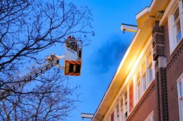 Flinke brand in portiekwoning, woning tijdelijk onbewoonbaar