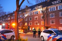 Flinke brand in portiekwoning, woning tijdelijk onbewoonbaar