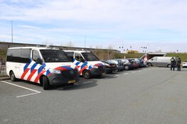 Grote zoekactie door politie langs A1 bij Muiden
