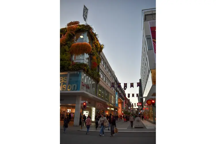 Hoe winkels zich onderscheiden in drukke winkelstraten