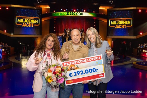 Nicky uit Amsterdam wint 292.000 euro in finale van Postcode Loterij Miljoenenjacht
