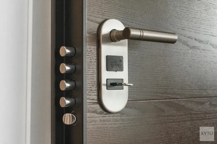 Veilig wonen in de hoofdstad: waarom Amsterdammers massaal investeren in slimme inbraakpreventie