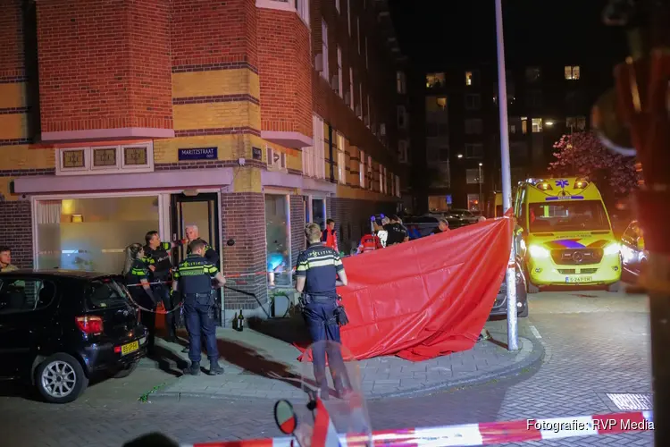 Man overleden na steekincident in Oost, politie zoekt getuigen