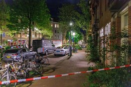 Dode vrouw gevonden in woning Indische Buurt, politie doet onderzoek