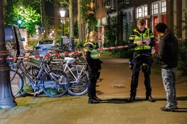 Dode vrouw gevonden in woning Indische Buurt, politie doet onderzoek