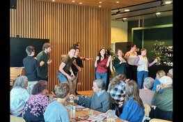 Jonge operazangers verrassen gasten bij Resto Van Harte