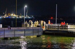 Grote zoekactie op het IJ na melding van persoon te water
