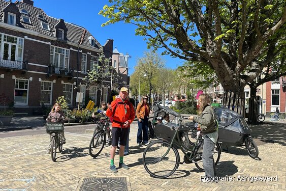 Zonnige fietsrondleidingen voeren deelnemers door geschiedenis van de Watergraafsmeer