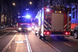 Brand op balkon door rieten afscheiding snel onder controle