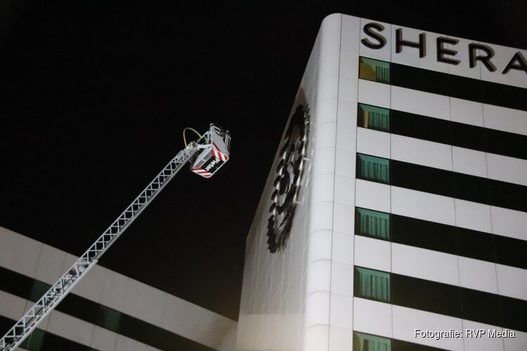 Brandweer rukt uit voor brand bij hotel op Schiphol