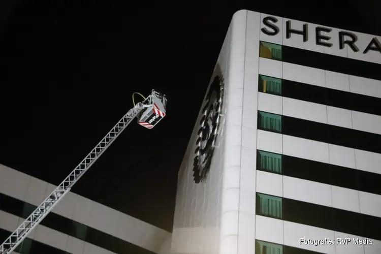 Brandweer rukt uit voor brand bij hotel op Schiphol