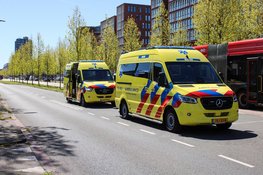 Meerdere gewonden bij botsing tussen auto en lijnbus in Amsterdam