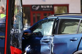 Meerdere gewonden bij botsing tussen auto en lijnbus in Amsterdam