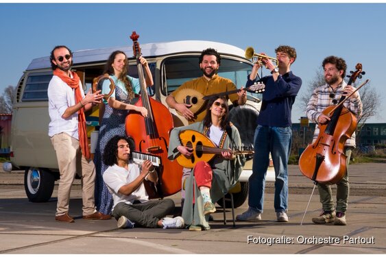 Nieuwe Amsterdamse band met Syrische muzikanten maakt vliegend start en speelt in Paradiso op zondag 5 juli