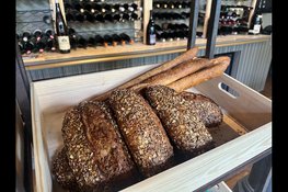 Brood van Fyr nu ook vier dagen per week te koop in de Czaar Peterstraat