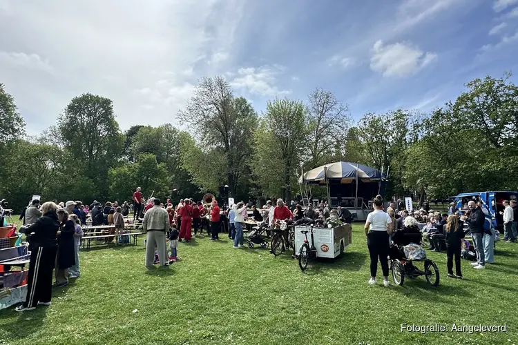 Veel belangstelling voor Tafel van Oost in het Oosterpark