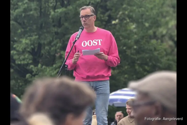 'De Nieuwtjes' winnen Vrijheidsquiz in Oosterpark