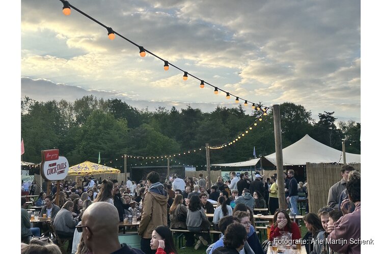 TAPT Festival opent in Flevopark met karaoke, spellen en Disco Bingo