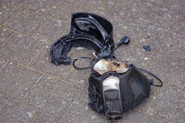 Kleine woningbrand aan Erasmusgracht in Amsterdam door airfryer op kookplaat